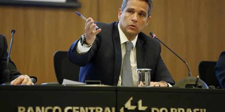 Em semana decisiva, PT retoma cobrança ao BC e deputado quer levar Campos Neto à Câmara