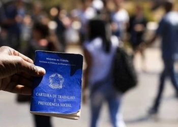 Desemprego sobe para 8,6% no trimestre encerrado em fevereiro 