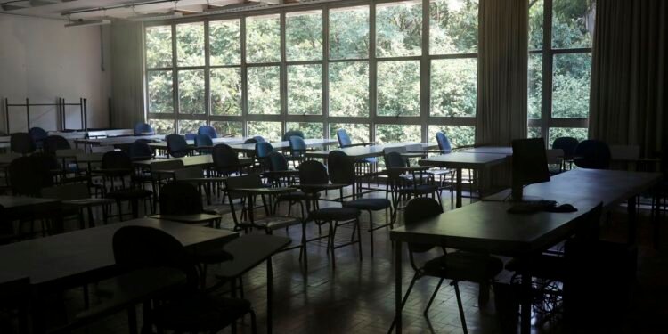 Sala de aula escola Brasil