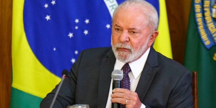 Lula convida líder do Canadá para visitar o Brasil