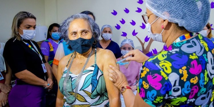Vacinação Covid Manaus Semana Santa