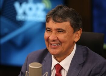 Durante agenda em Manaus, Wellington Dias participa de reinauguração de Crás, no Japiim