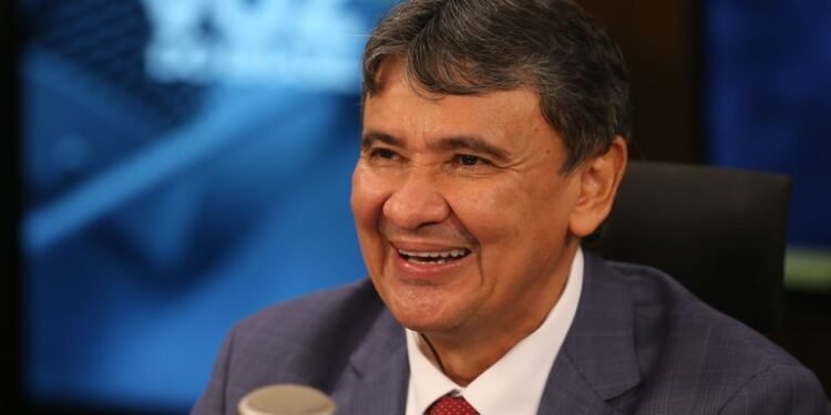 Durante agenda em Manaus, Wellington Dias participa de reinauguração de Crás, no Japiim