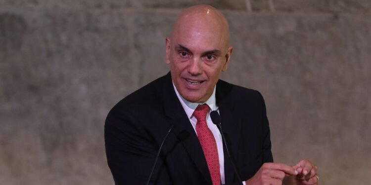 Alexandre de Moraes decide manter prisão preventiva de Anderson Torres