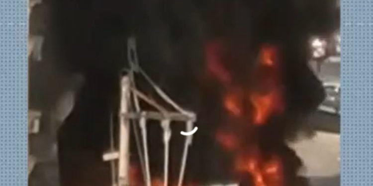 homem ateia fogo em ônibus no RJ