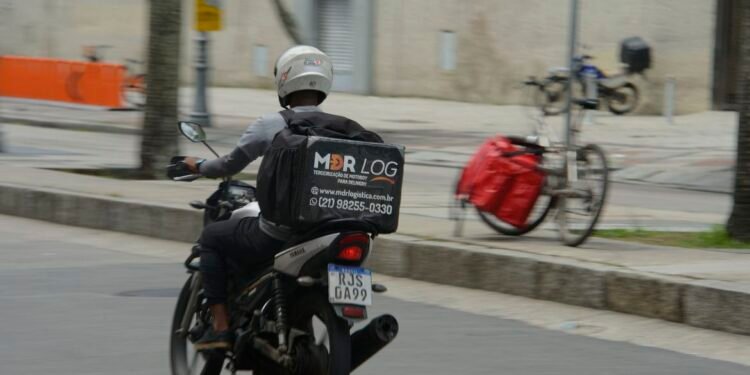 Abertura de empregos subiu 97,6% em relação a março do ano passado(Tomaz Silva/Agência Brasil)