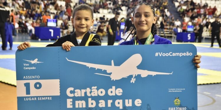 Medalhista de ouro no Campeonato Amazonense de Jiu-jitsu, Thalles Valentim