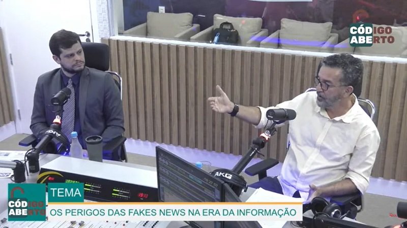 codigo aberto - fake news