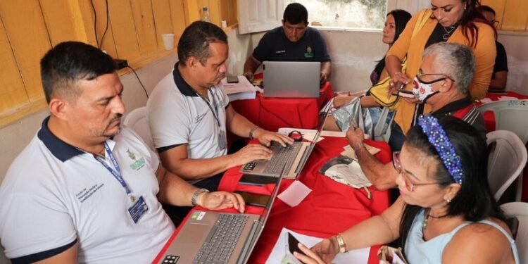 Microempreendedores podem adquirir financiamento por meio do 'Crédito Solidário' (Breno Brandão/Secom)