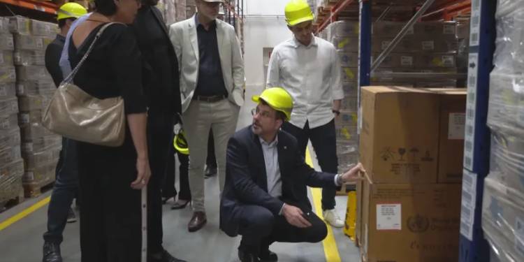 almoxarifado central do Ministério da Saúde, em Guarulhos,