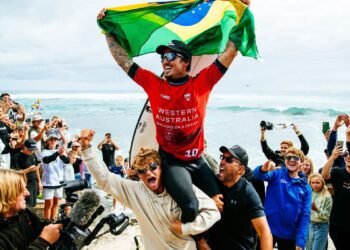 gabriel_medina_23margarets_a50i0137_aaron_hughes1