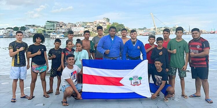 Lutadores de Carauari viajam três dias de barco para disputar 10° Campeonato Amazonense de Jiu-Jítsu em Manaus