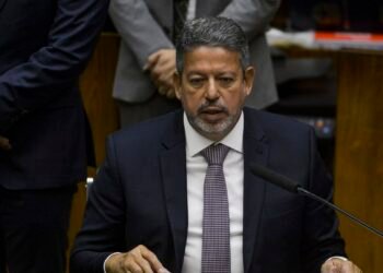 Câmara aprova regime de urgência para votação do PL das fake news