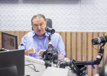 Átila Lins em entrevista à rios fm