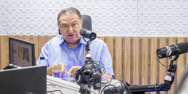 Átila Lins em entrevista à rios fm