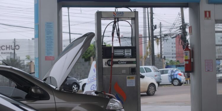 CIGÁS_Abastecimento de veículo a gás natural veicular