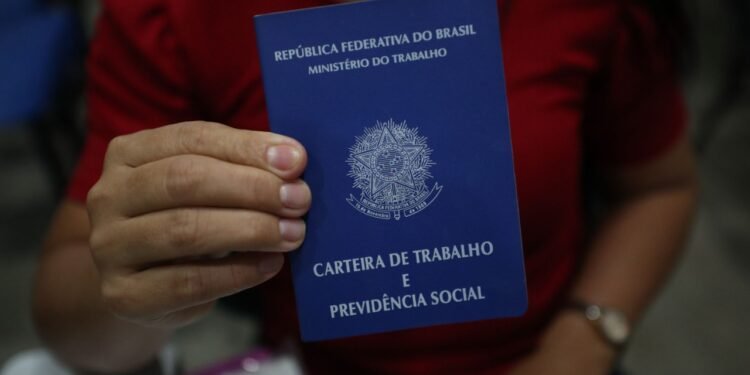 Sine AM divulga vagas de emprego para esta quarta-feira, 24; confira