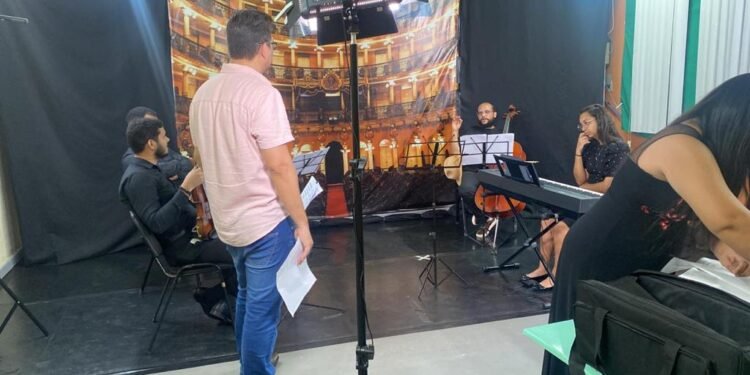 Liceu Digital contempla 15 municípios do AM com transmissão da ‘Ópera in box’