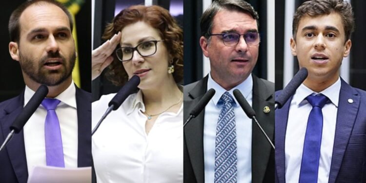 Eduardo Bolsonaro, Carla Zambelli,Flávio Bolsonaro e Nikolas Ferreira