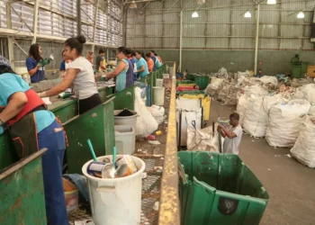 Dia Mundial da Reciclagem-reaproveitamento de materiais