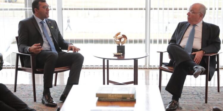 Governador articula com ministro a instalação de posto para emissão de visto americano no Amazonas