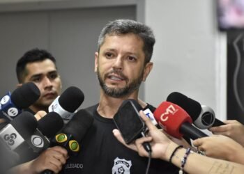 Dupla é presa por extorsão e ameaças de divulgação de fotos íntimas em aplicativo de mensagens