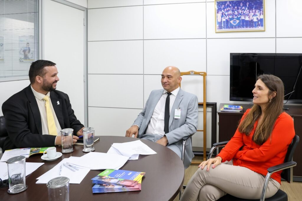 Reunião para descentralizar os investimentos do órgão federal para contemplar cidades do Norte