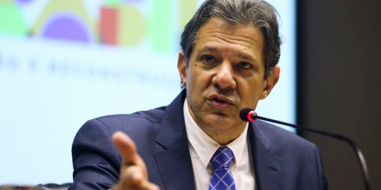 Brasil vai crescer mais do que projeções do mercado; pode bater em 2%, diz Haddad