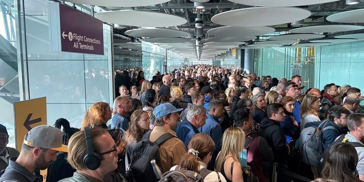 fila aeroporto-Ivan Coninx