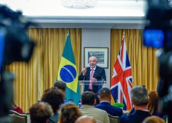 ‘Tem autonomia, mas não é intocável’, diz Lula em referência ao Banco Central