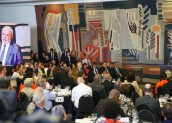 Lula recria Conselhão: ‘vencer desafios como a fome, as desigualdades e as urgências ambientais’