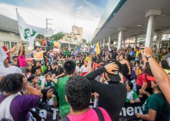 estudantes protestam contra aumento do preço da passagem de ônibus (9)