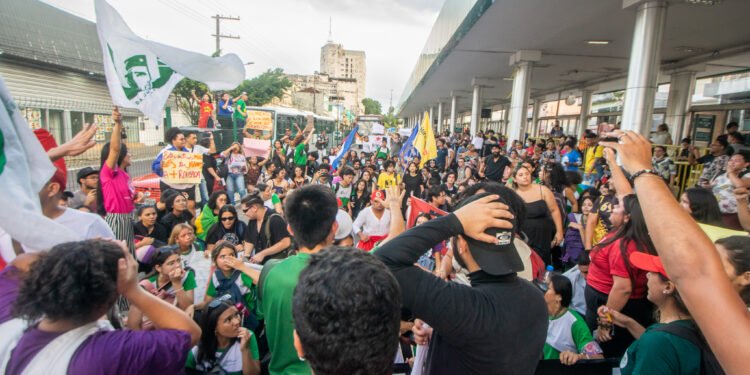 estudantes protestam contra aumento do preço da passagem de ônibus (9)