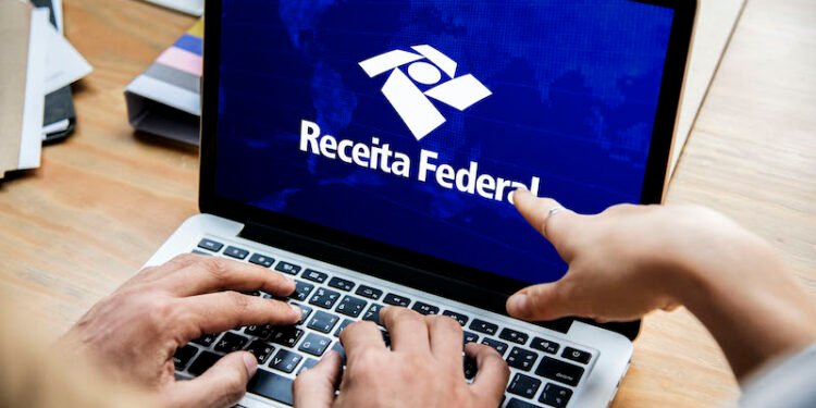 Receita Federal abre consulta ao 1º lote de restituição de 2023 nesta quarta, 24
