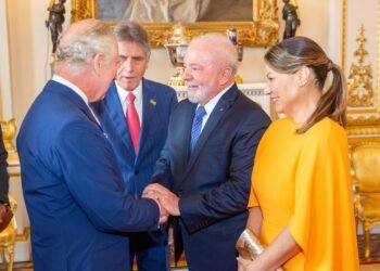 ‘Cuide da Floresta Amazônica’, disse rei Charles a Lula