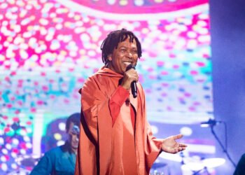 show do cantor Djavan em Manaus