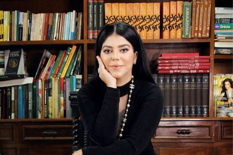 Advogada Caroline Frota