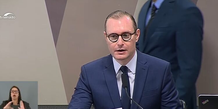 CCJ do Senado aprova nome de Zanin para o STF; análise do plenário