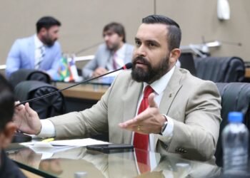 DR George Lins-PL que proíbe benefícios fiscais a condenados