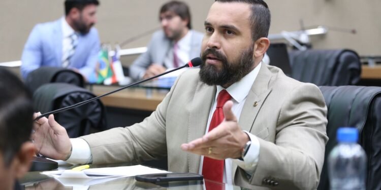 DR George Lins-PL que proíbe benefícios fiscais a condenados