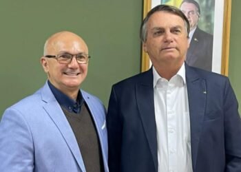 Menezes se reúne com Bolsonaro em Brasília