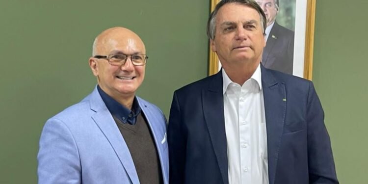 Menezes se reúne com Bolsonaro em Brasília
