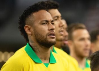 Neymar admite erro e se desculpa