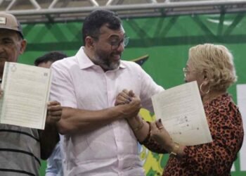 Wilson Lima entrega títulos definitivos