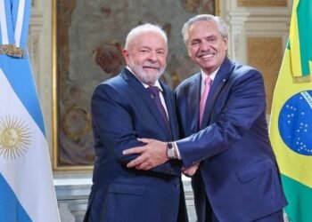 alberto fernandez se encontra com Lula