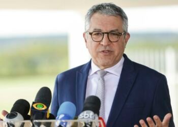 Ministério da Saúde não será negociado, diz Padilha