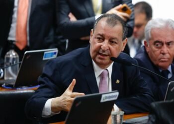 arcabouço fiscal deve ser entregue na próxima semana, diz Omar