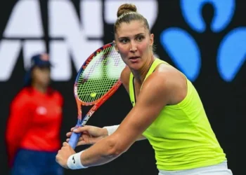 Tenista Beatriz Haddad faz história ao chegar às quartas de Roland Garros