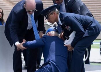 biden-tropeca-e-cai-