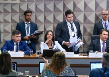 Primeiro dia da CPMI dos atos golpistas tem depoimento mentiroso e bate-boca